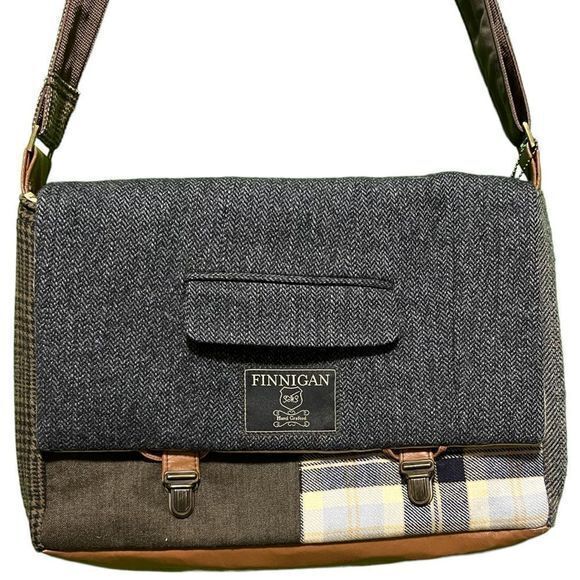 Finnigan Sew Much Style Messenger Crossbody Bag Gray Blue Brown‎ One Size - Picture 3 of 11